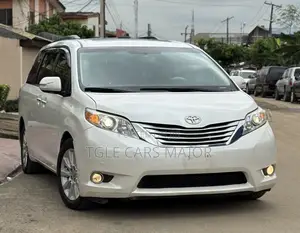 Toyota Sienna Limited Premium 7-Passenger 4dr Minivan (3.5L 6cyl 6A)