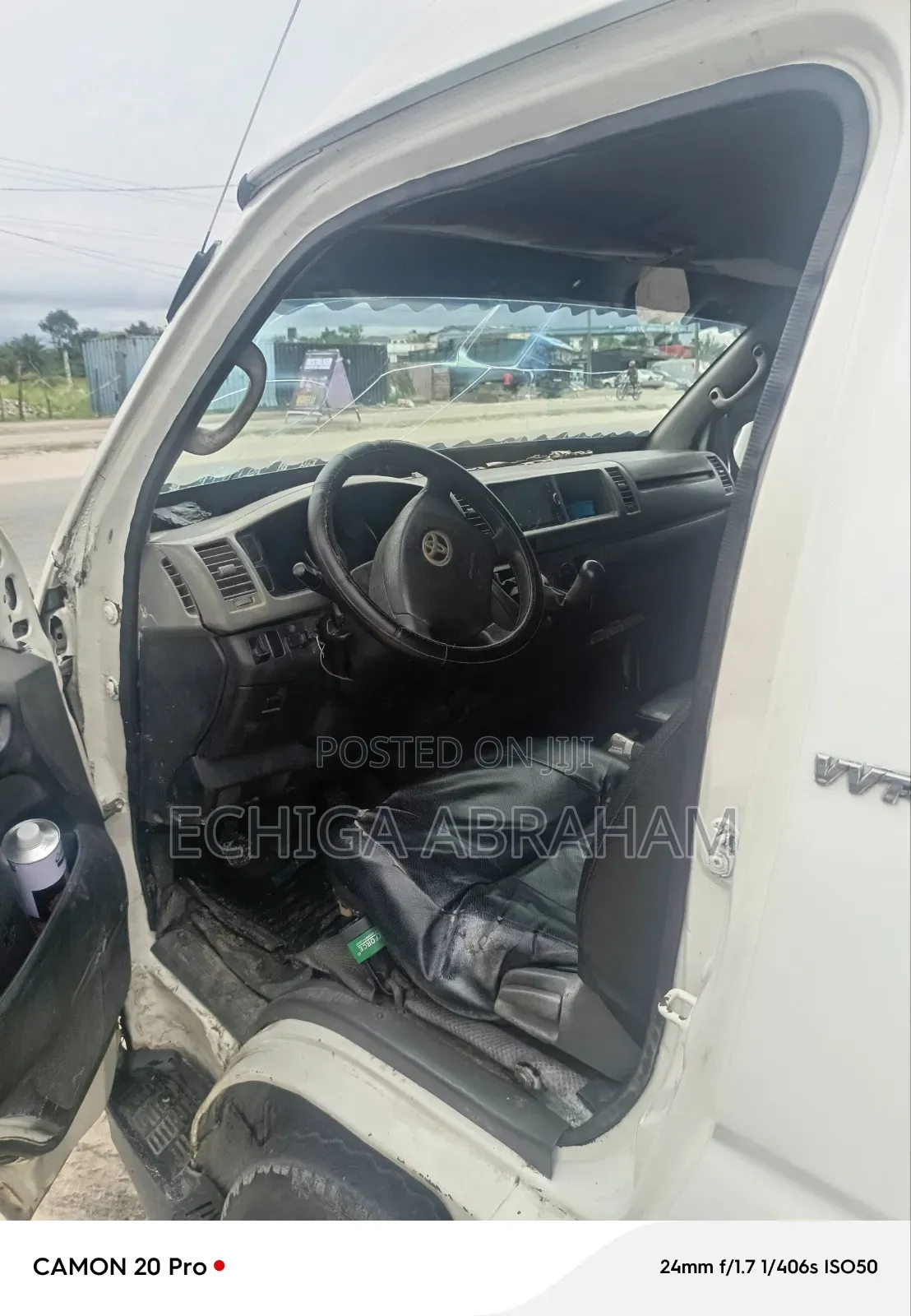 Toyota HiAce 2002 White