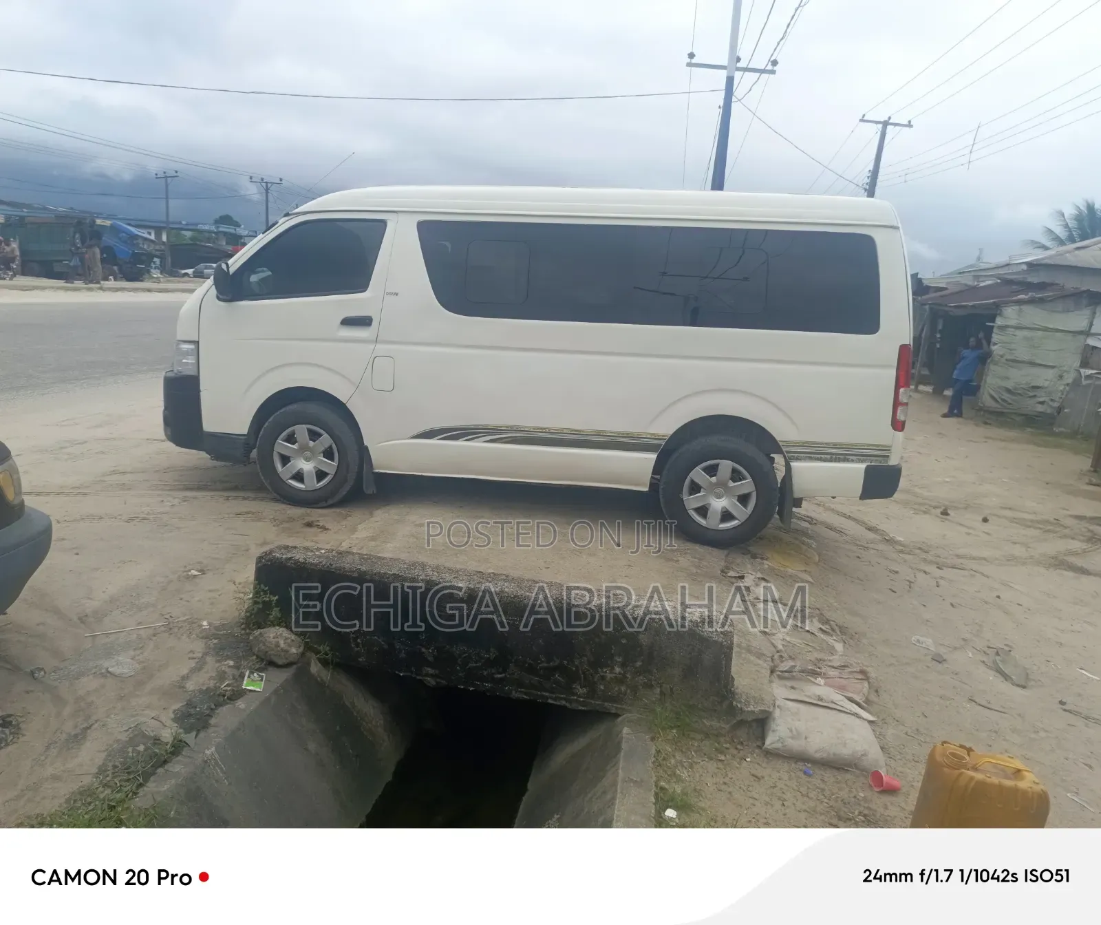 Toyota HiAce 2002 White