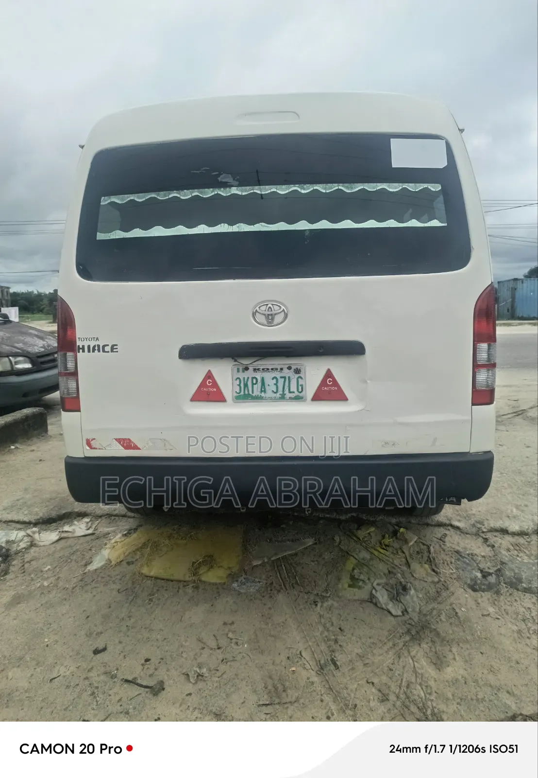 Toyota HiAce 2002 White