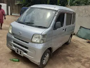 Daihatsu Hijet 2012 Silver