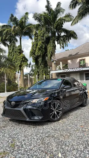 Toyota Camry SE FWD (2.5L 4cyl 8AM) 2018 Blue