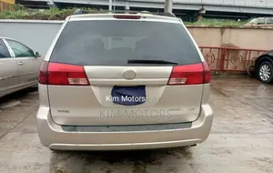 Toyota Sienna LE AWD 2005 Gold