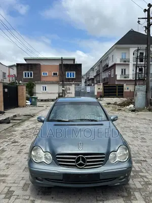Mercedes-Benz C200 2006 Green