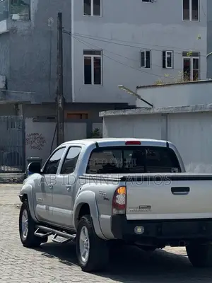 Toyota Tacoma Double Cab 4x4 Long Bed 4.0L V6 5-Speed Automatic 2013