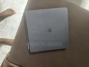PS4 Slim + 1 Controller – Fully Working