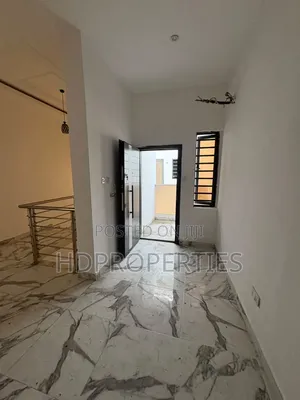 Mini Flat in Abudu Close Court, Lagos Island / Lagos Island for rent