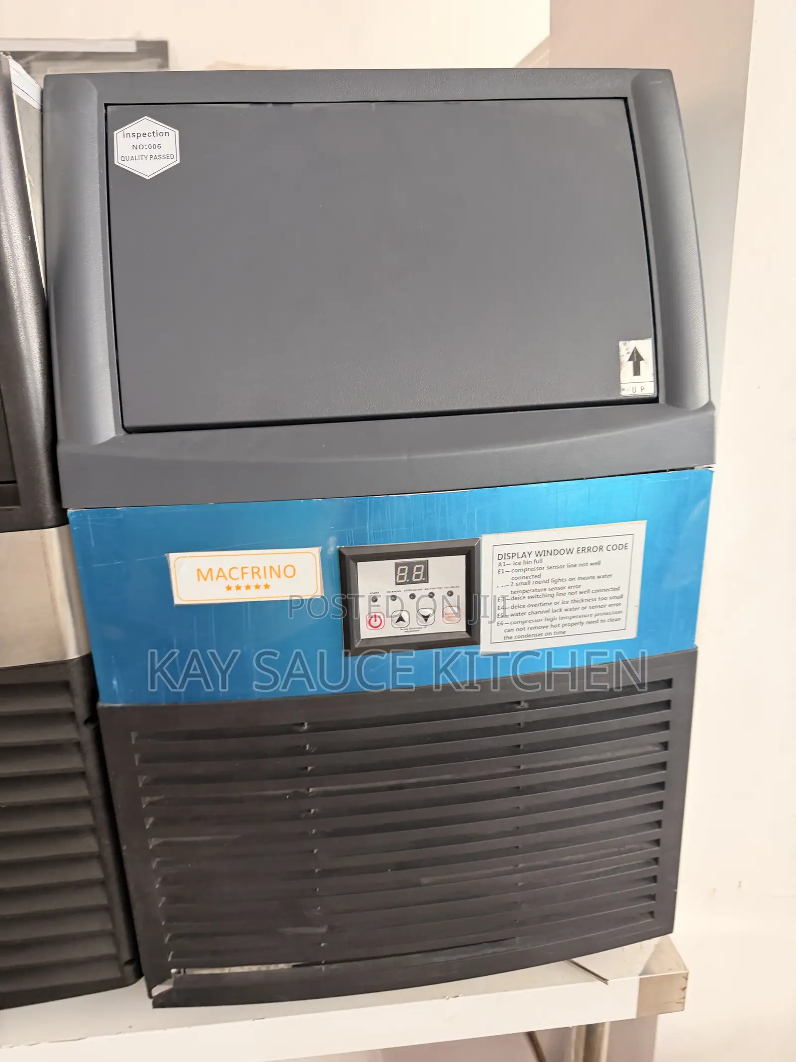Ice Cube Machine (40 Cubes )