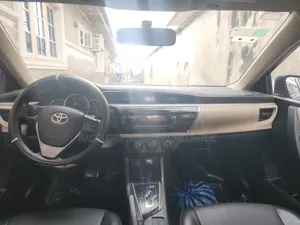 Toyota Corolla 2015 Black