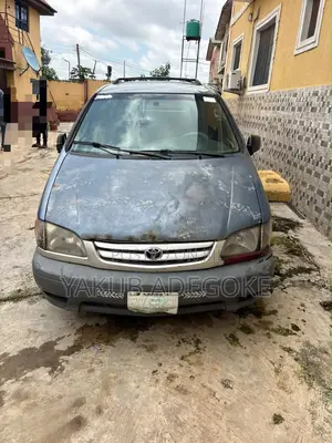 Toyota Sienna 2000 Blue