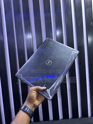 Laptop Dell Inspiron 14 3481 8GB Intel Core i3 SSD 128GB