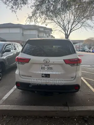 Toyota Highlander LE Plus 4x2 V6 (3.5L 6cyl 8A) 2017 Beige