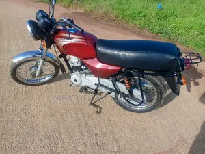 Bajaj Boxer 100 2021 Red