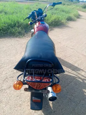Bajaj Boxer 100 2021 Red