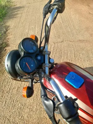 Bajaj Boxer 100 2021 Red