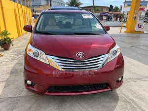 Toyota Sienna XLE 8 Passenger (3.5L 6cyl 6A) 2016 Red