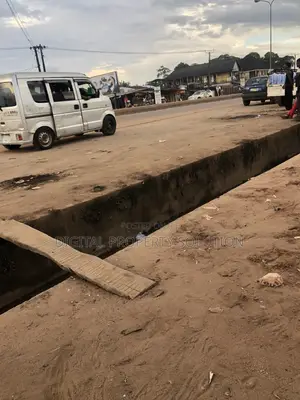 45by175 Eyaen Along Benin Auchi Road