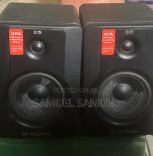 M Audio Bx5