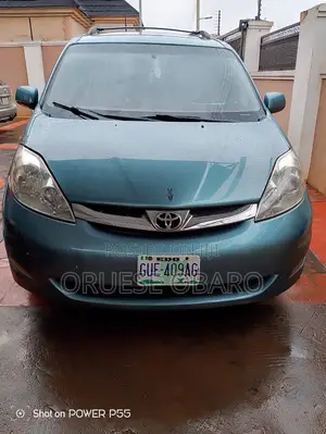 Toyota Sienna XLE 2005 Blue
