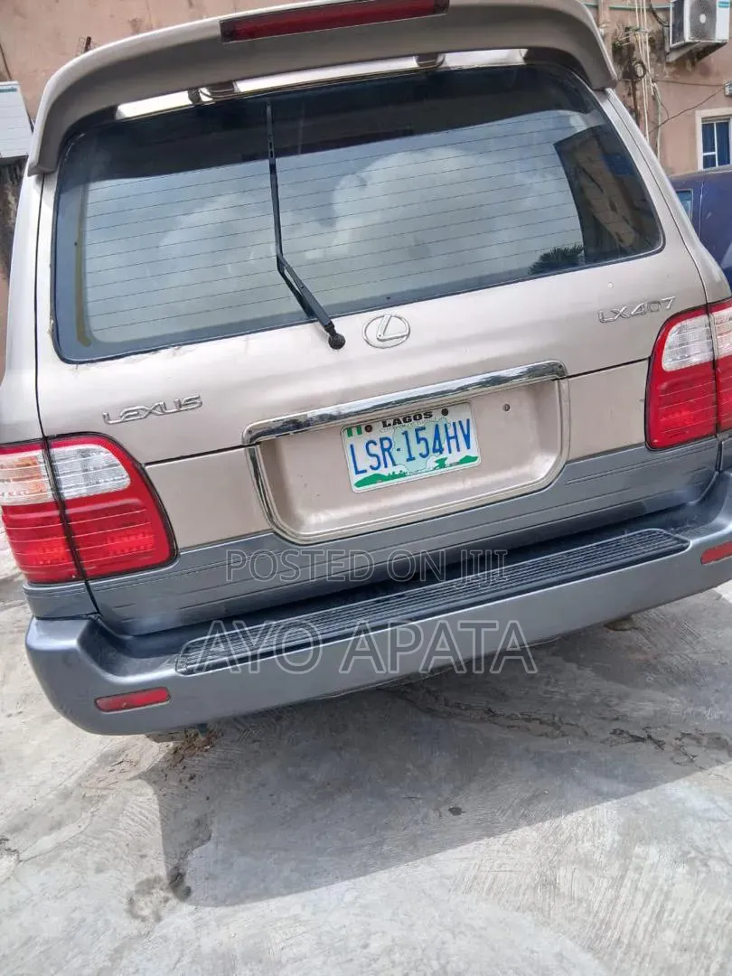 Lexus LX 470 AWD 2001