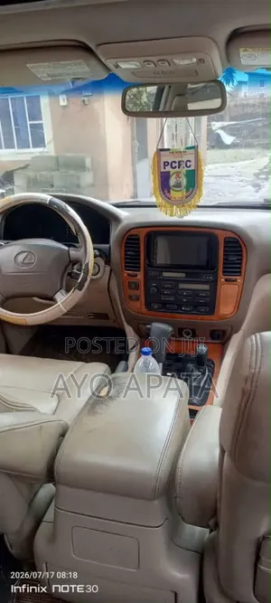 Lexus LX 470 AWD 2001