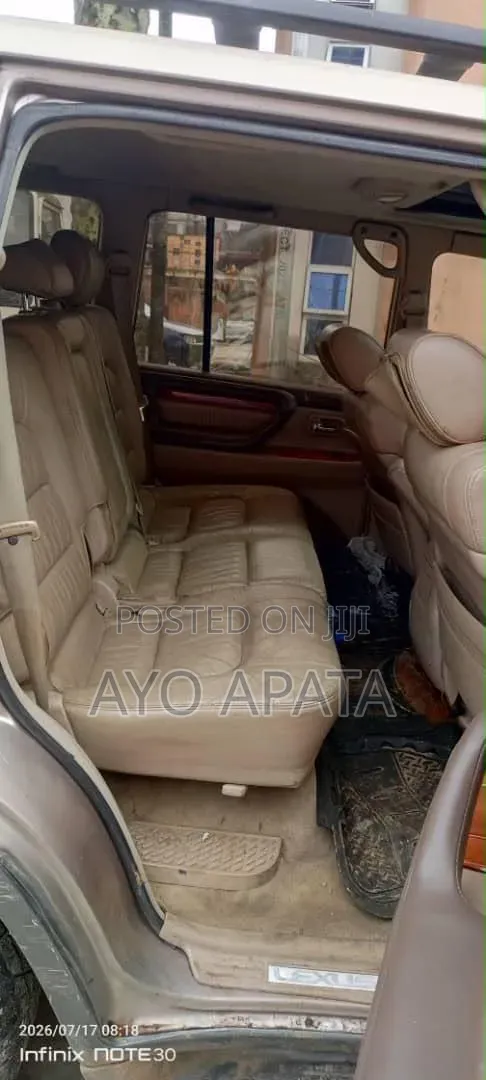 Lexus LX 470 AWD 2001