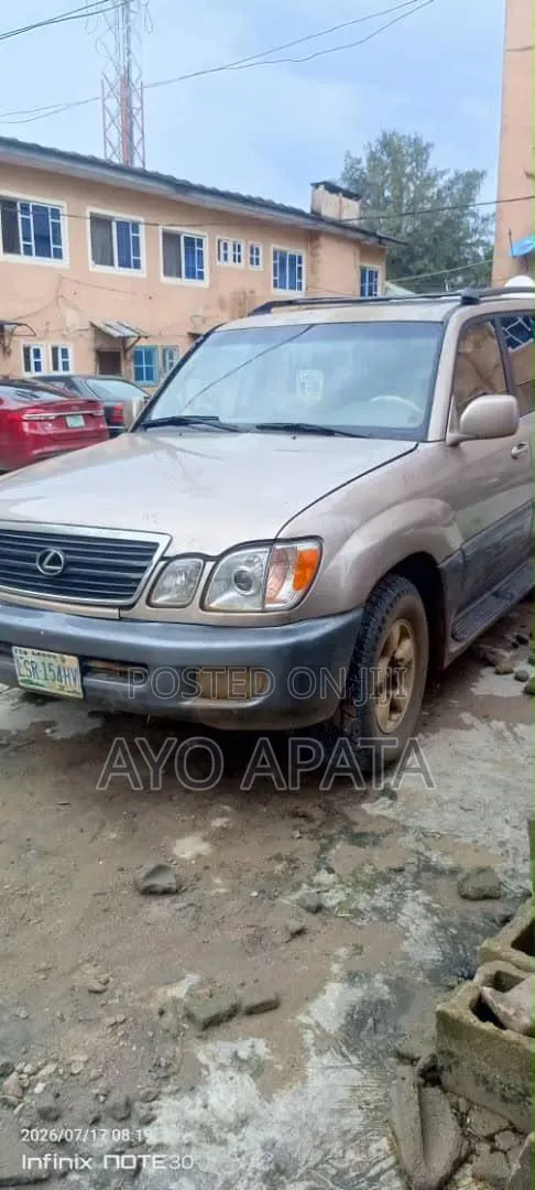 Lexus LX 470 AWD 2001