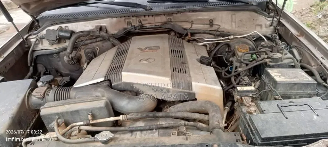 Lexus LX 470 AWD 2001