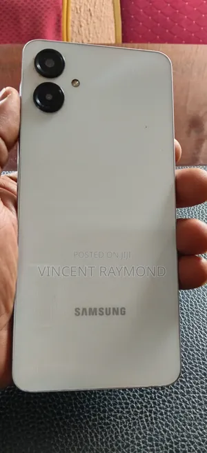Samsung Galaxy A06 128 GB White