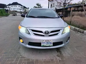 Toyota Corolla 2012 Silver
