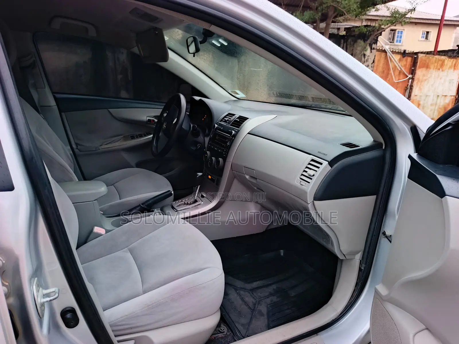Toyota Corolla 2012 Silver
