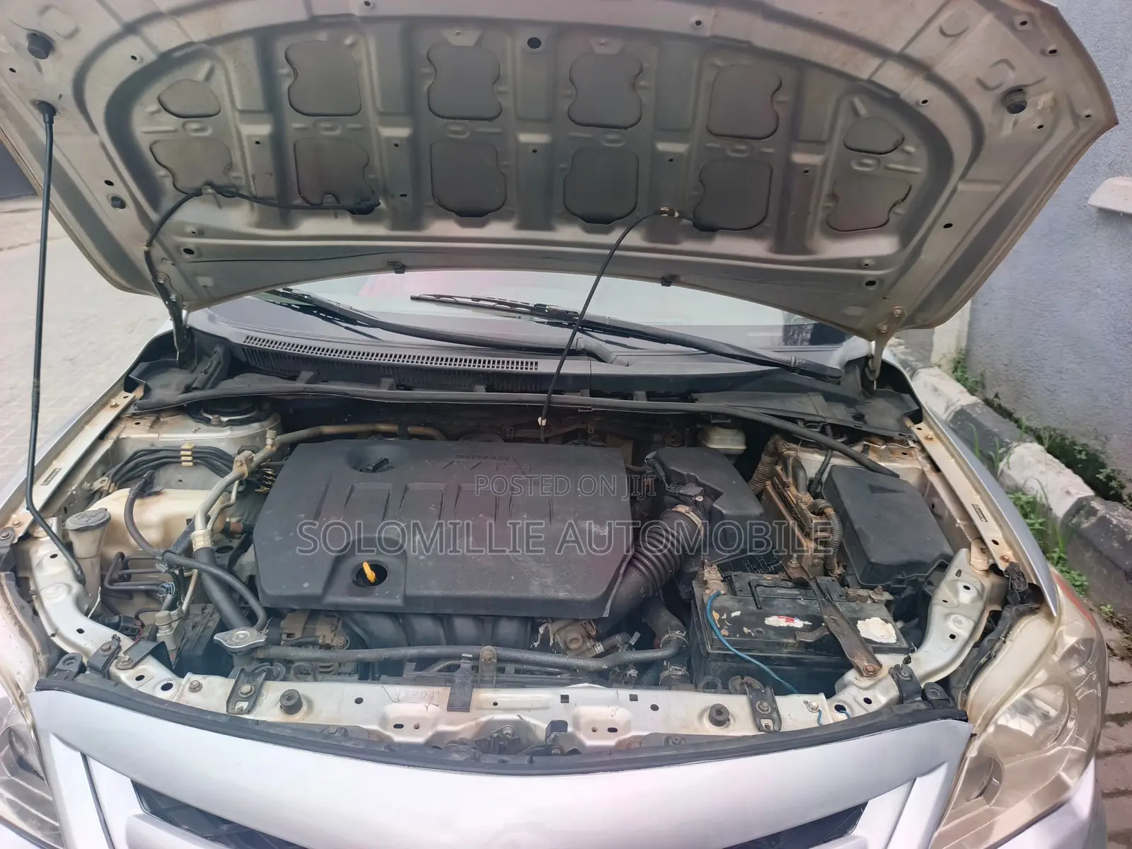 Toyota Corolla 2012 Silver