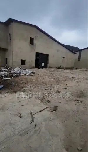 Massive 2,050 SQM Warehouse Available for Lease — Arepo