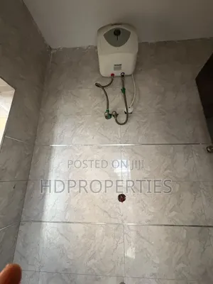 1bdrm Apartment in Abudu Court, Lagos Island / Lagos Island for rent