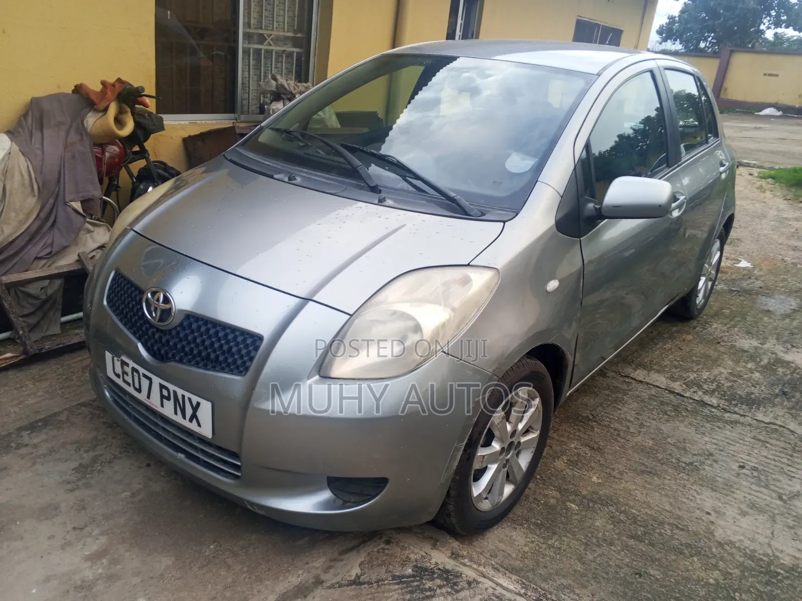 Toyota Yaris 2001 Gray