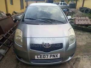 Toyota Yaris 2001 Gray