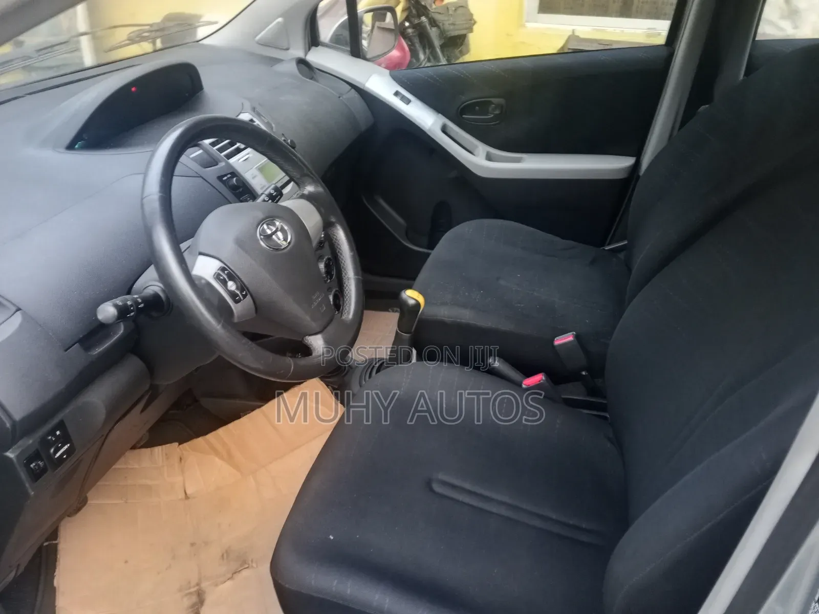 Toyota Yaris 2001 Gray