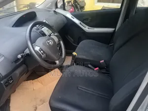 Toyota Yaris 2001 Gray