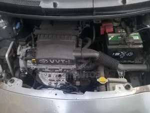 Toyota Yaris 2001 Gray