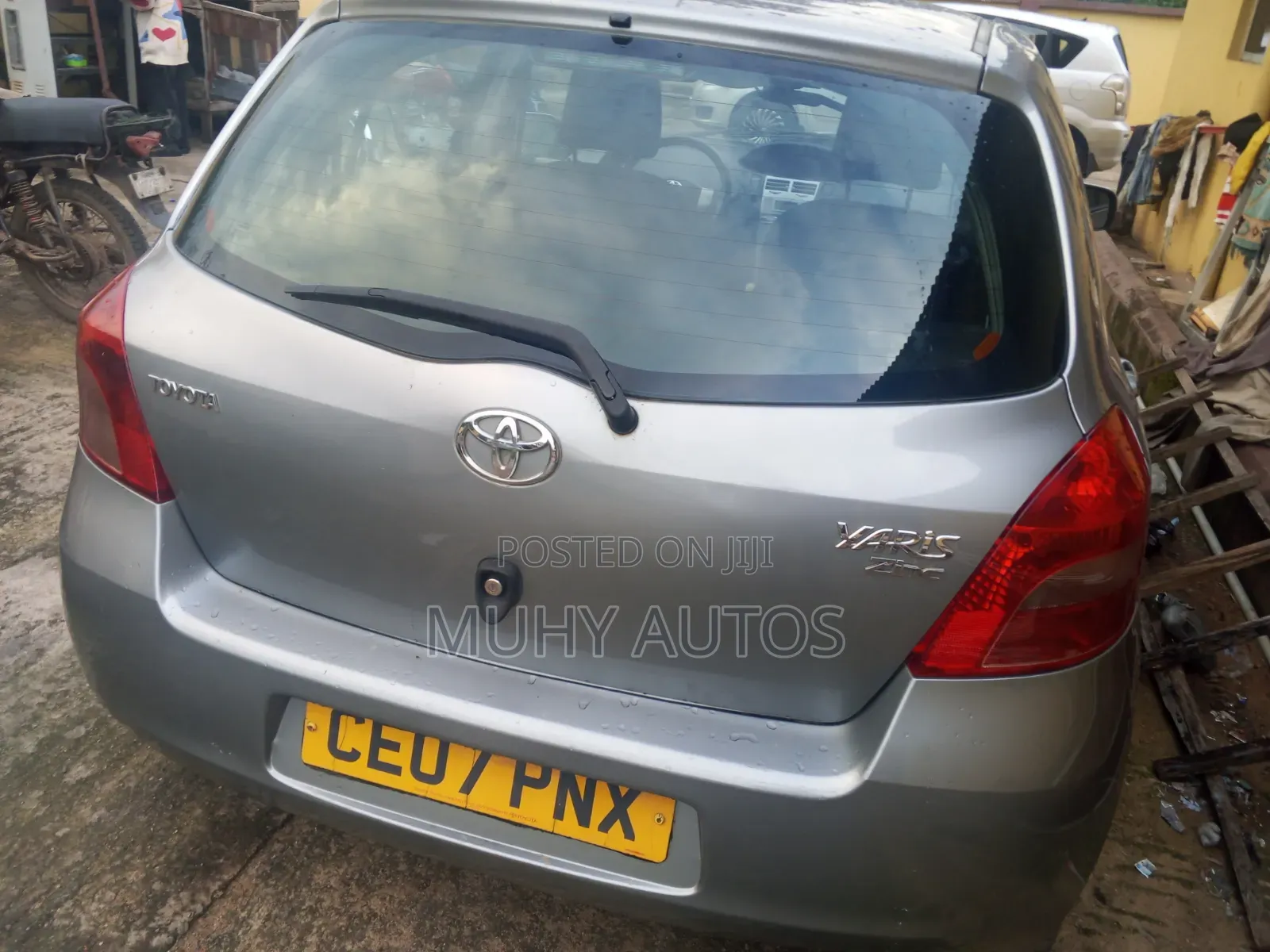 Toyota Yaris 2001 Gray