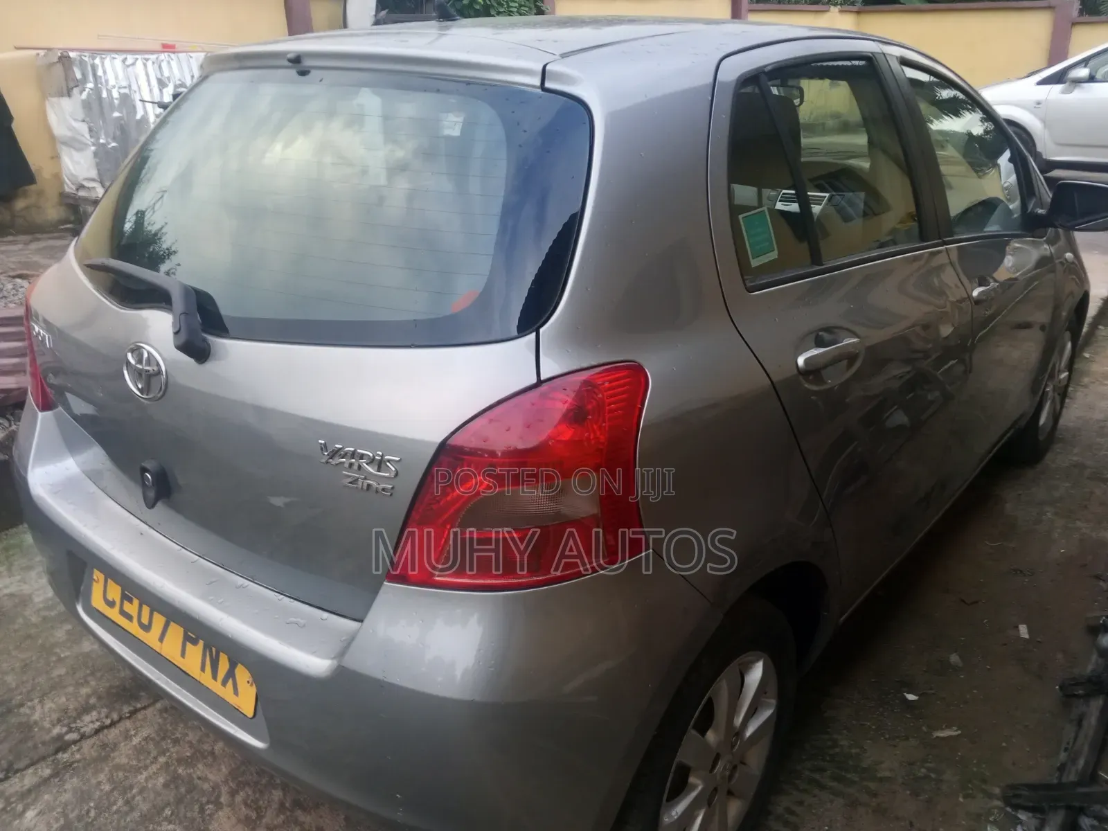 Toyota Yaris 2001 Gray
