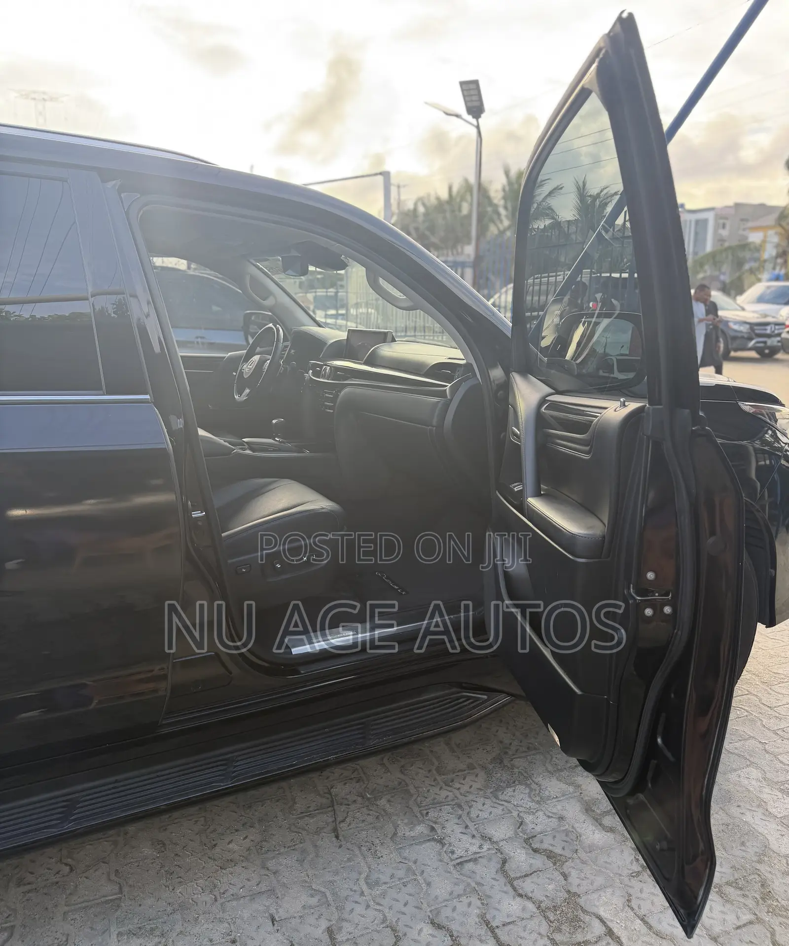 Lexus LX 570 AWD 2018 Black
