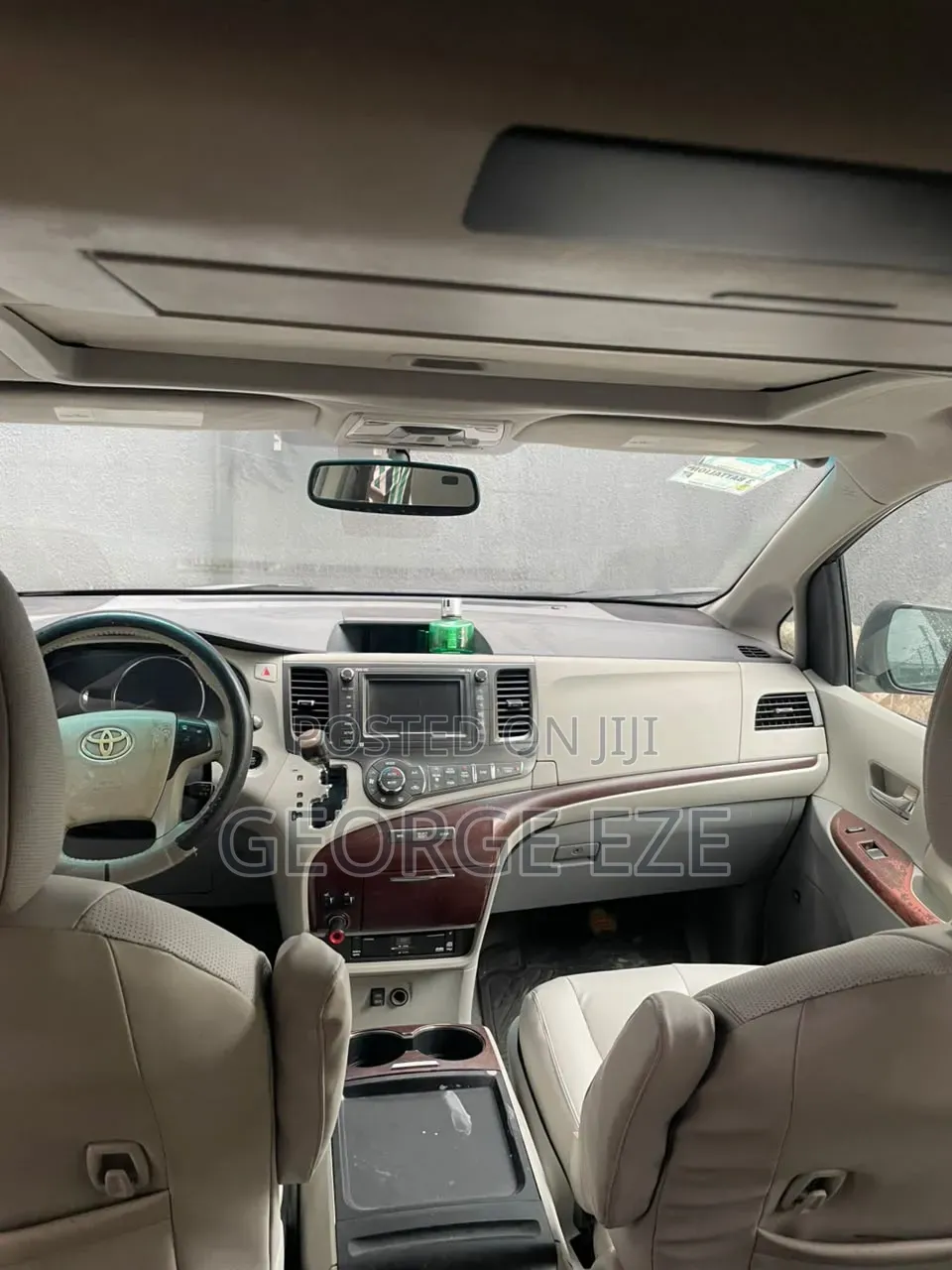 Toyota Sienna 2012 Silver