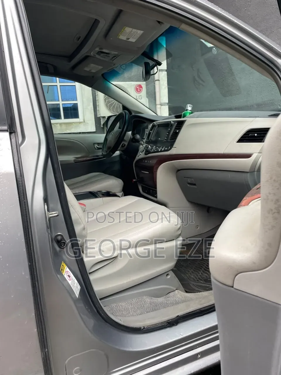 Toyota Sienna 2012 Silver