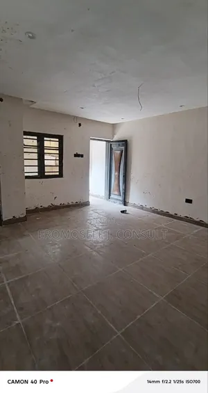 Mini Flat in Ikate, Kilo for rent
