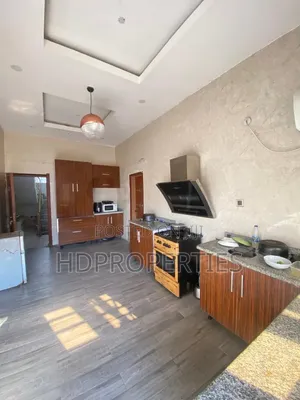 1bdrm Shared Apartment in Jadeville Estate, Lagos Island / Lagos Island