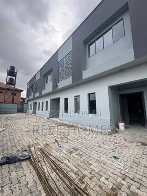 4bdrm Duplex in Obanikoro for sale