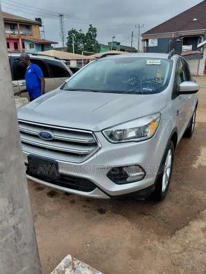 Ford Escape SE FWD 2018 Silver