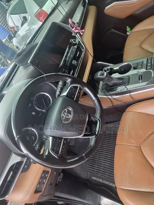 Toyota Highlander 2022 Gray