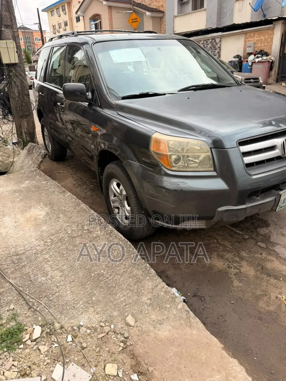 Honda Pilot 2005 Gray